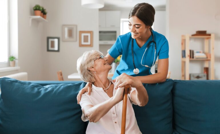 Aposentadoria para cuidadores de idosos: Regras e benefícios